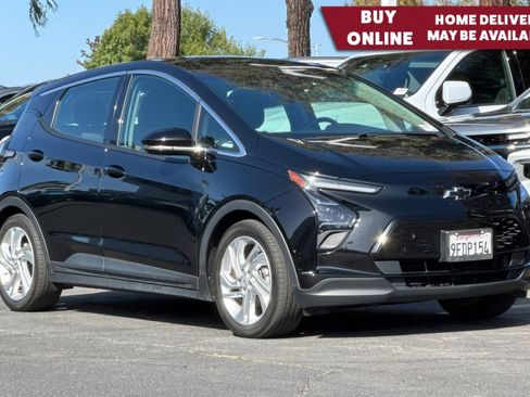 Used 2023 Chevrolet Bolt LT FWD image 1