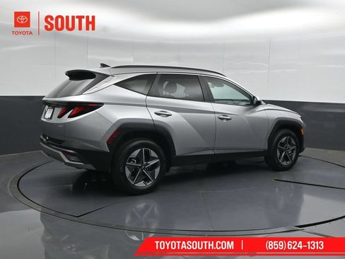 Used 2026 Hyundai Tucson SEL Plus AWD/4WD image 2
