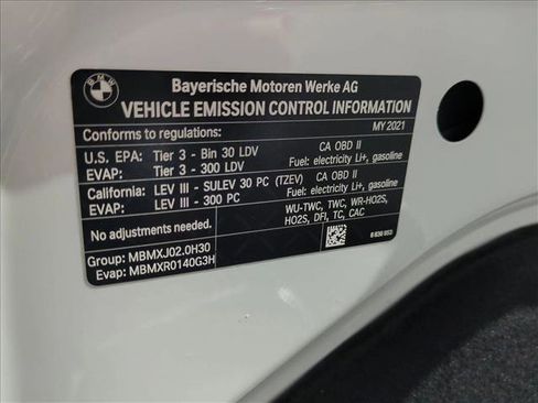 Used 2023 BMW 530e w/ Premium Package image 27