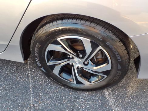 Used 2017 Honda Accord LX image 10