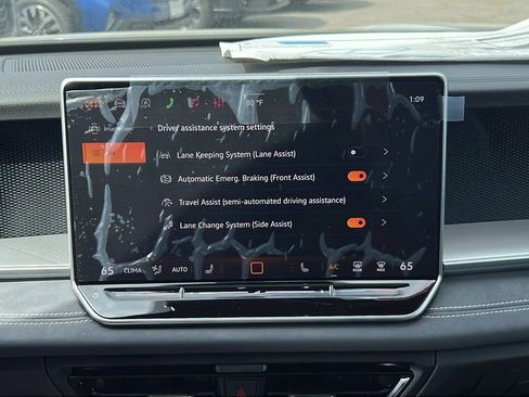 New 2026 Volkswagen Tiguan SE R-Line AWD/4WD image 21