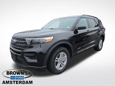 Used 2023 Ford Explorer XLT AWD/4WD image 3