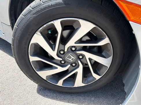 Used 2018 Honda Civic EX image 4