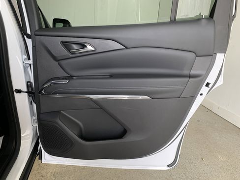 New 2026 Chevrolet Traverse LT w/ Driver Confidence Package image 39