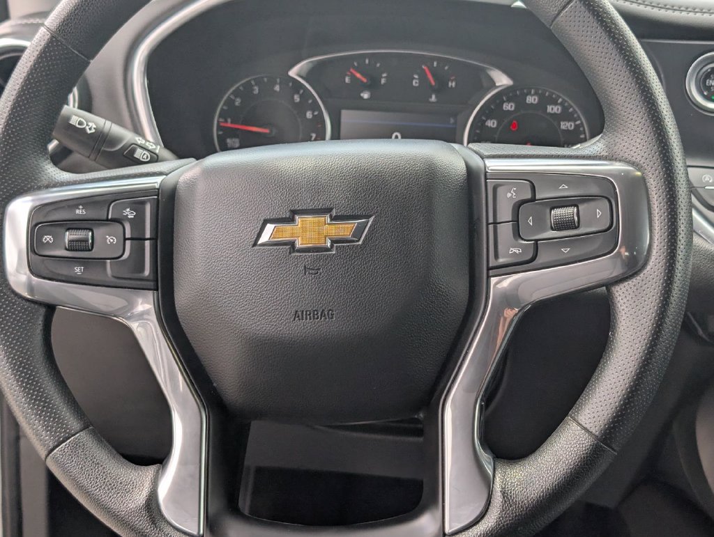 Used 2025 Chevrolet Blazer LT FWD image 17