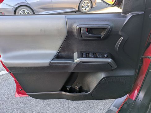 Used 2023 Toyota Tacoma image 6