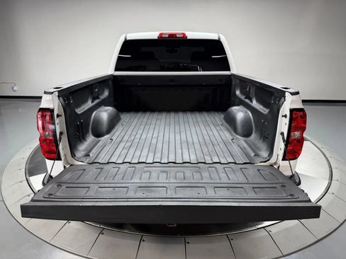 Used 2018 Chevrolet Silverado 1500 Custom w/ Custom Convenience Package RWD image 11