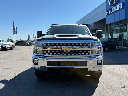 Used 2019 Chevrolet Silverado 2500 LT w/ LT Convenience Package image 2
