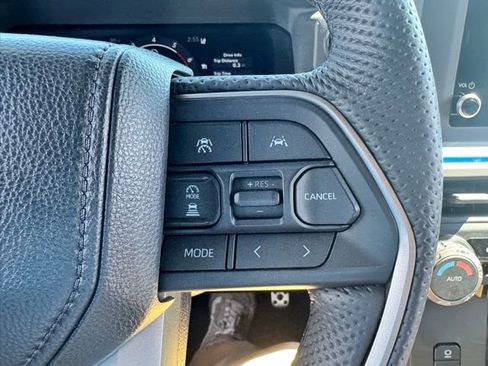 Used 2024 Toyota Tacoma TRD Sport image 31