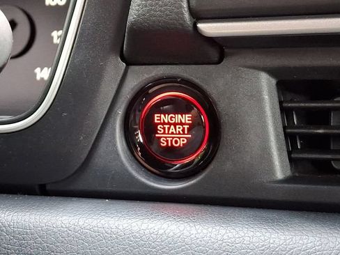 Certified 2025 Honda Pilot Sport image 27