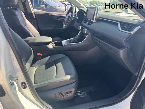 Used 2022 Toyota RAV4 Limited AWD/4WD image 25
