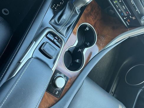 Used 2019 Lexus RX 350L w/ Premium Package image 10