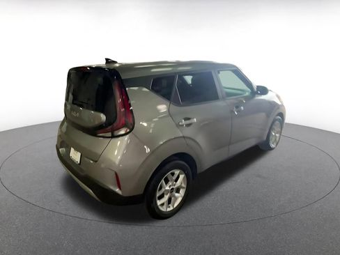 Used 2025 Kia Soul LX w/ LX Technology Package image 14