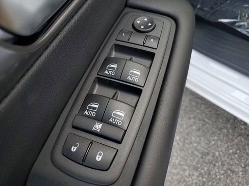 New 2026 Chrysler Pacifica Select image 22