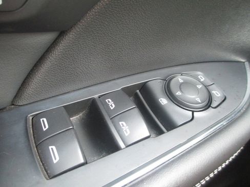 Used 2023 Buick Envision Essence w/ Sport Touring Package AWD/4WD image 25