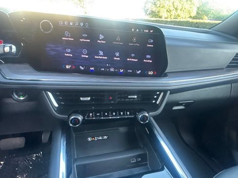 Used 2025 Chevrolet Tahoe LT AWD/4WD image 11