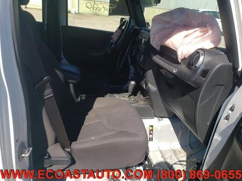 Used 2016 Jeep Wrangler Unlimited Sport w/ Max Tow Package image 7