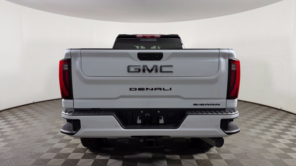 Used 2026 GMC Sierra 2500 Denali Ultimate w/ LPO, Black Badging Package AWD/4WD image 7