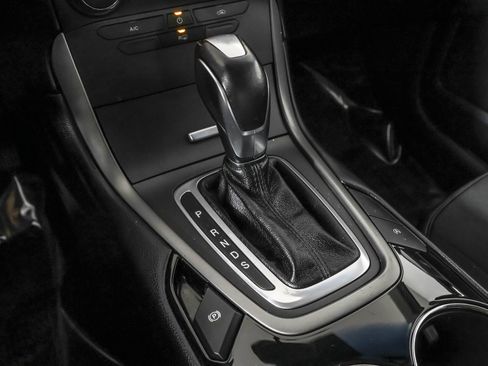 Used 2018 Ford Edge SE image 30