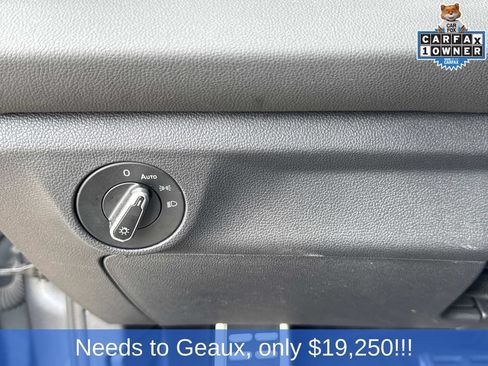 Used 2025 Volkswagen Jetta Sport FWD image 46