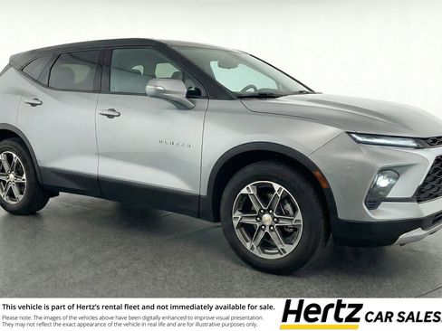 Used 2025 Chevrolet Blazer LT FWD image 1
