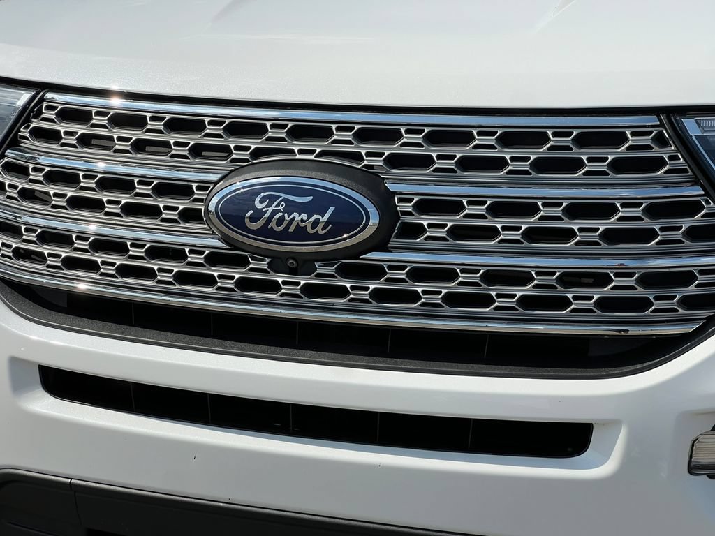Used 2021 Ford Explorer Limited w/ Equipment Group 301A AWD/4WD image 42