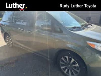Used 2020 Toyota Sienna XLE