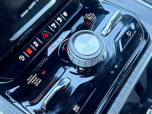 Used 2023 Jeep Wagoneer Series III w/ Convenience Group I image 28