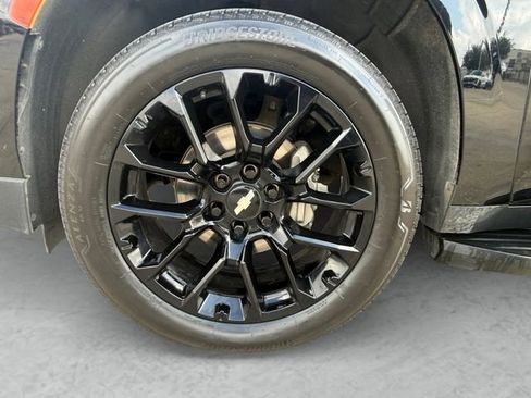 Used 2022 Chevrolet Suburban RST w/ Luxury Package RWD image 23