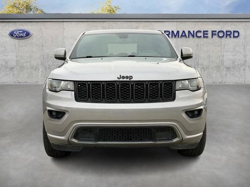 Used 2021 Jeep Grand Cherokee Laredo X image 3