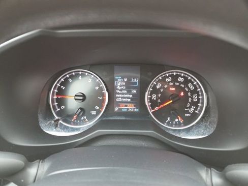 Used 2022 Toyota RAV4 LE image 13