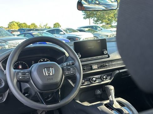 Certified 2025 Honda HR-V LX image 13