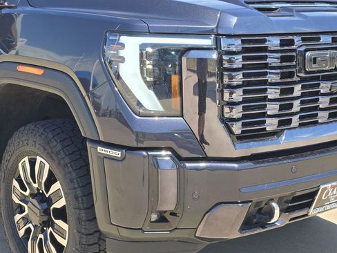 Used 2024 GMC Sierra 3500 Denali Ultimate AWD/4WD image 30