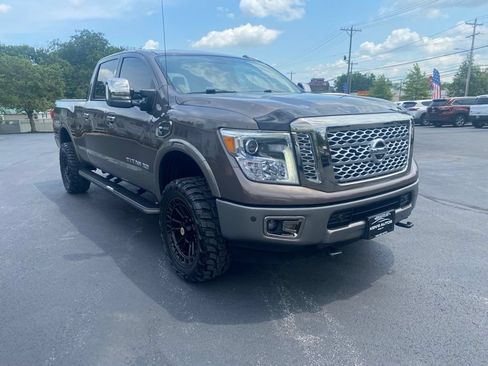 Used 2018 Nissan Titan Platinum Reserve w/ Platinum Utility Package AWD/4WD image 3