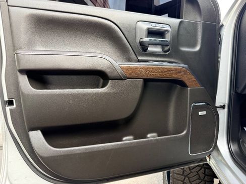 Used 2017 GMC Sierra 2500 Denali w/ Duramax Plus Package image 19