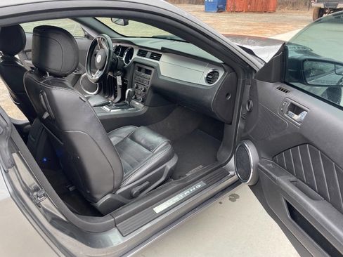 Used 2013 Ford Mustang Premium image 29