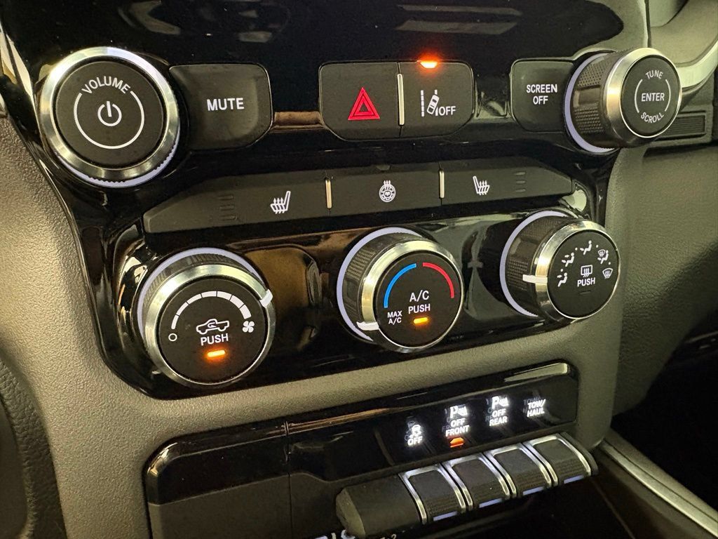 Used 2025 RAM 1500 Big Horn AWD/4WD image 31