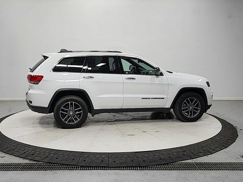 Used 2017 Jeep Grand Cherokee Limited w/ Luxury Group II RWD image 9