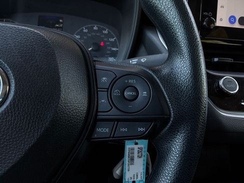 Used 2025 Toyota Corolla LE FWD image 34