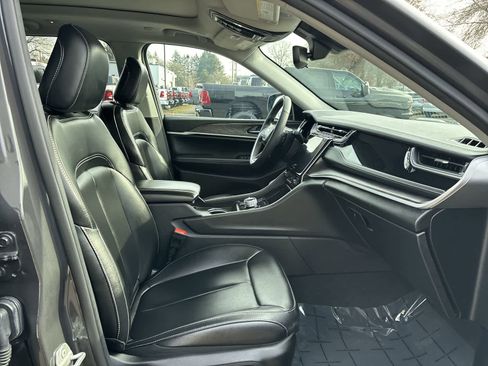 Used 2024 Jeep Grand Cherokee Limited 4xe image 4