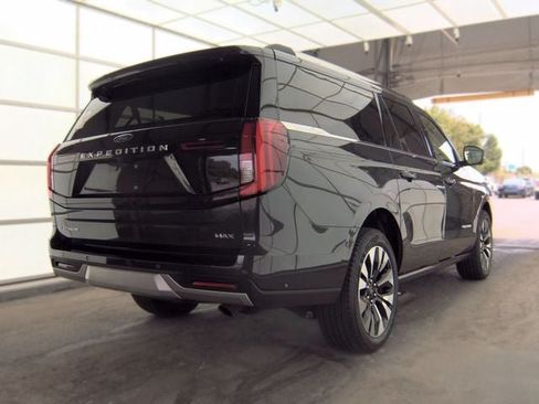 Used 2025 Ford Expedition Max Platinum w/ Driver's Package AWD/4WD image 10