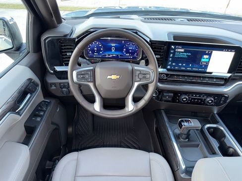 Used 2025 Chevrolet Silverado 1500 LTZ w/ Z71 Off-Road Package image 15