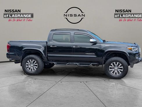 Used 2022 Toyota Tacoma Limited AWD/4WD image 4