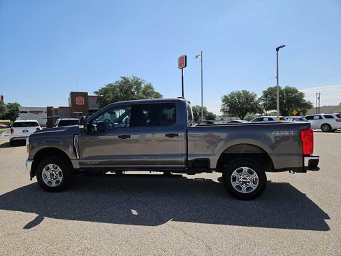 Used 2025 Ford F250 XLT AWD/4WD image 5