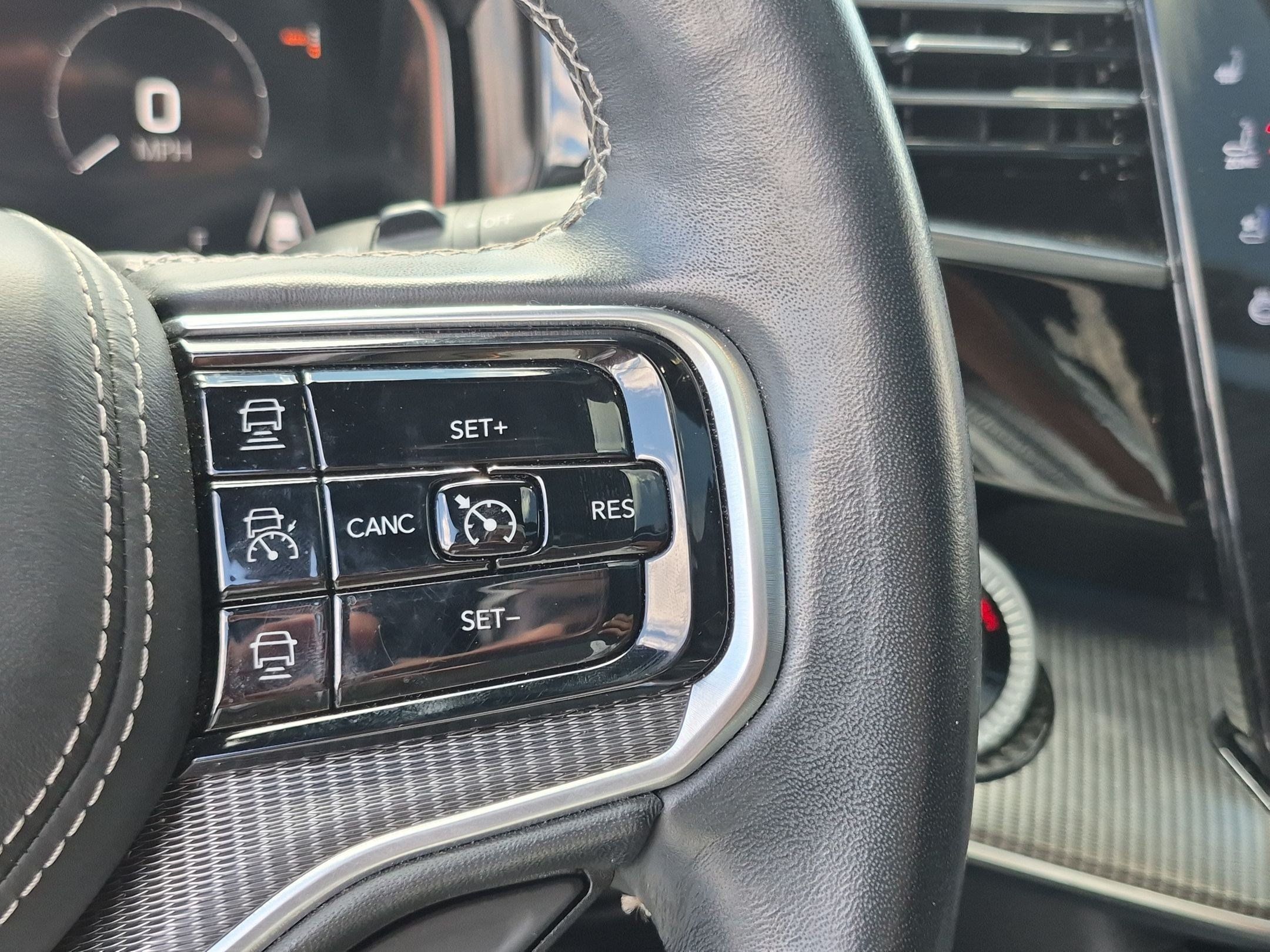 Used 2022 Jeep Grand Wagoneer Series II AWD/4WD image 15