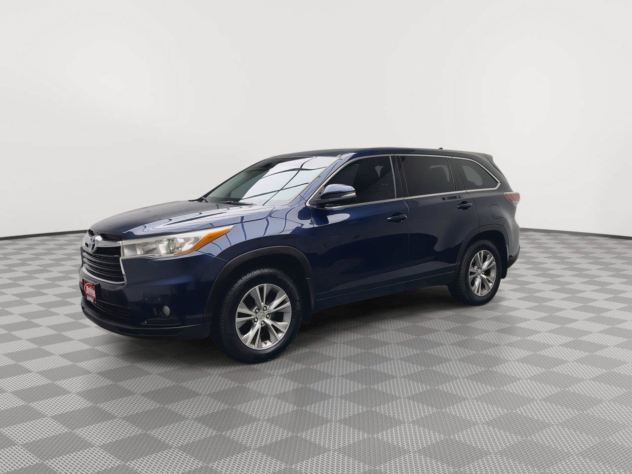 Used 2014 Toyota Highlander Plus AWD/4WD image 32