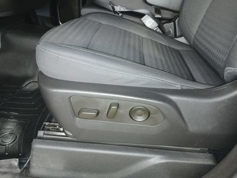 Used 2023 Chevrolet Silverado 1500 LT AWD/4WD image 15