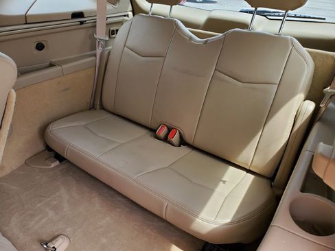 Used 2009 Cadillac SRX 2WD w/ Third Row Seating Package image 31