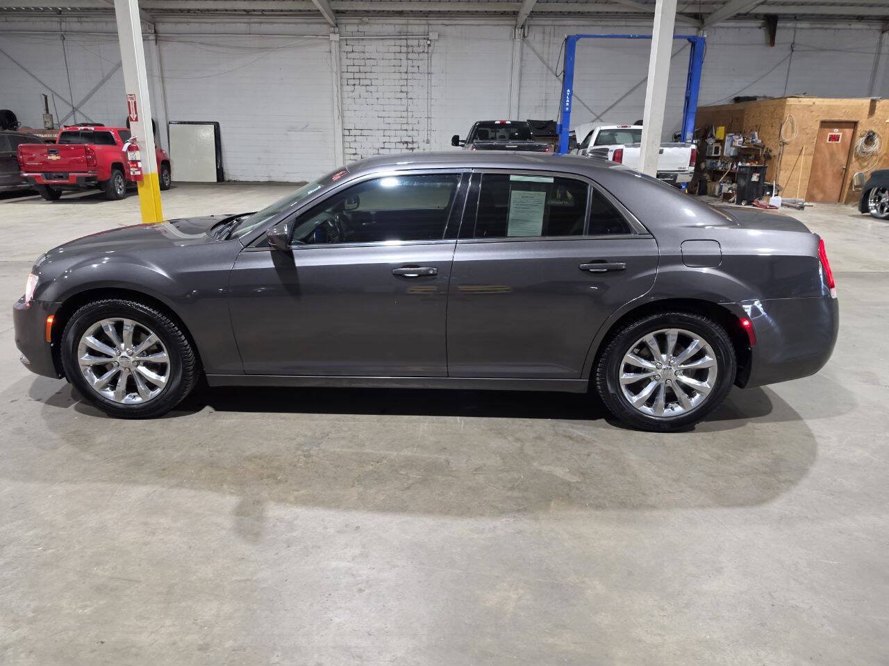 Used 2016 Chrysler 300 Limited AWD/4WD image 5
