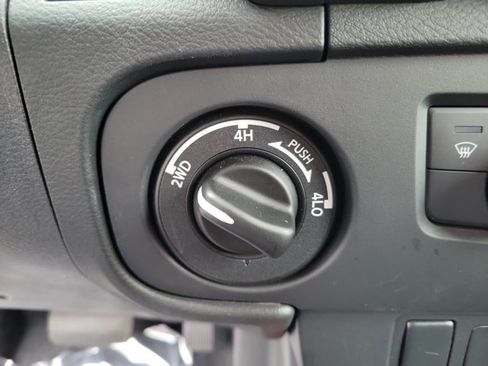 Used 2025 Nissan Frontier PRO-4X AWD/4WD image 31